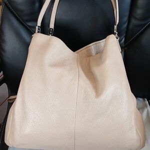 Elegant Coach Madison Phoebe Cream Leather Shoulder Bag
